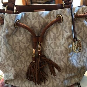 Michael kors purse